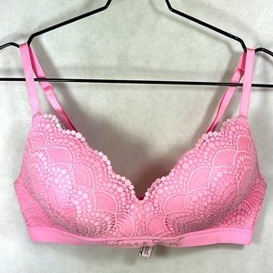 Victoria Secret Pink Overall Lace Wireless Lightly Padded Logo Front Bra Sz 38C